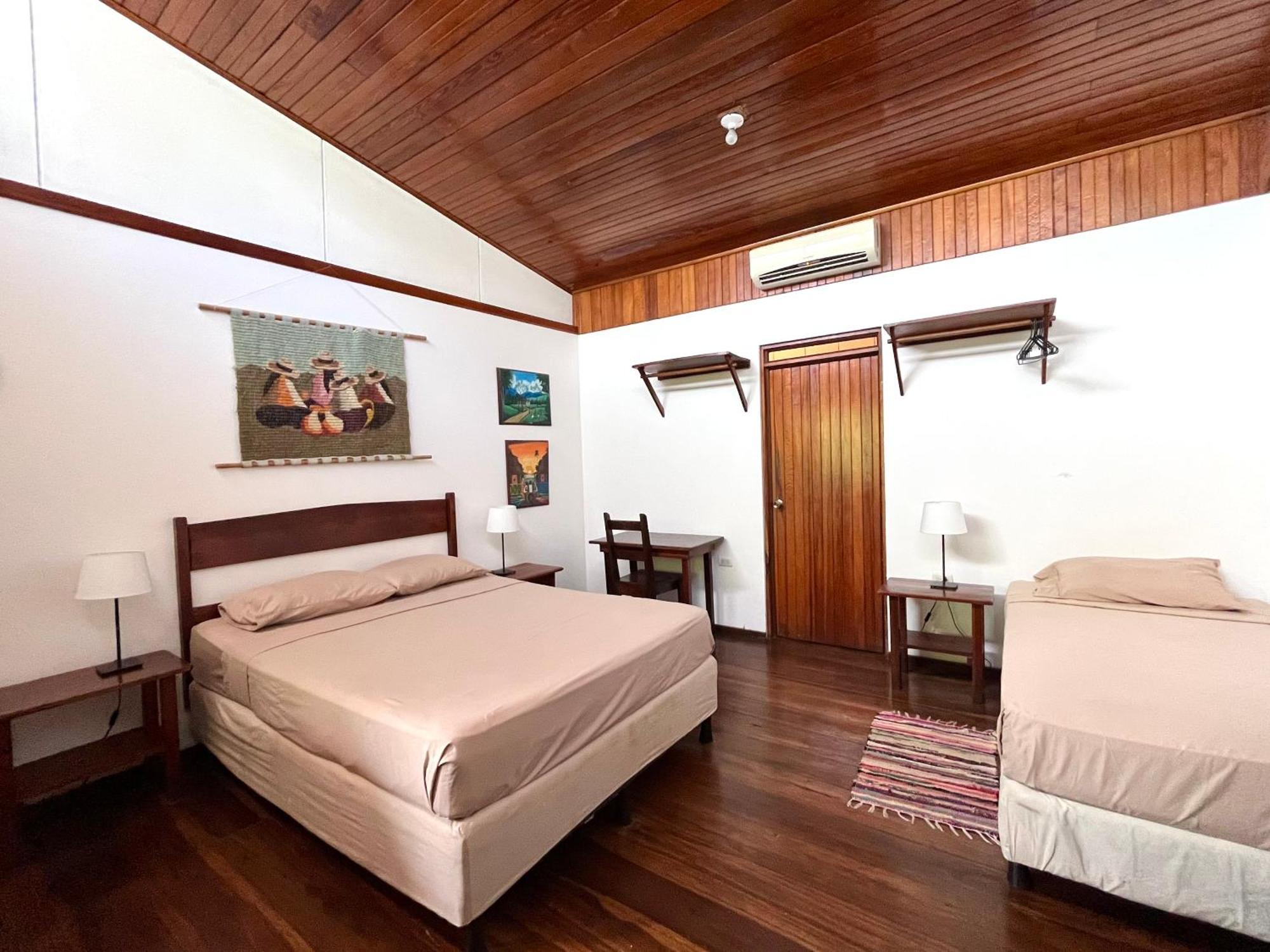 El Clan Hostel Puerto Viejo de Talamanca ภายนอก รูปภาพ