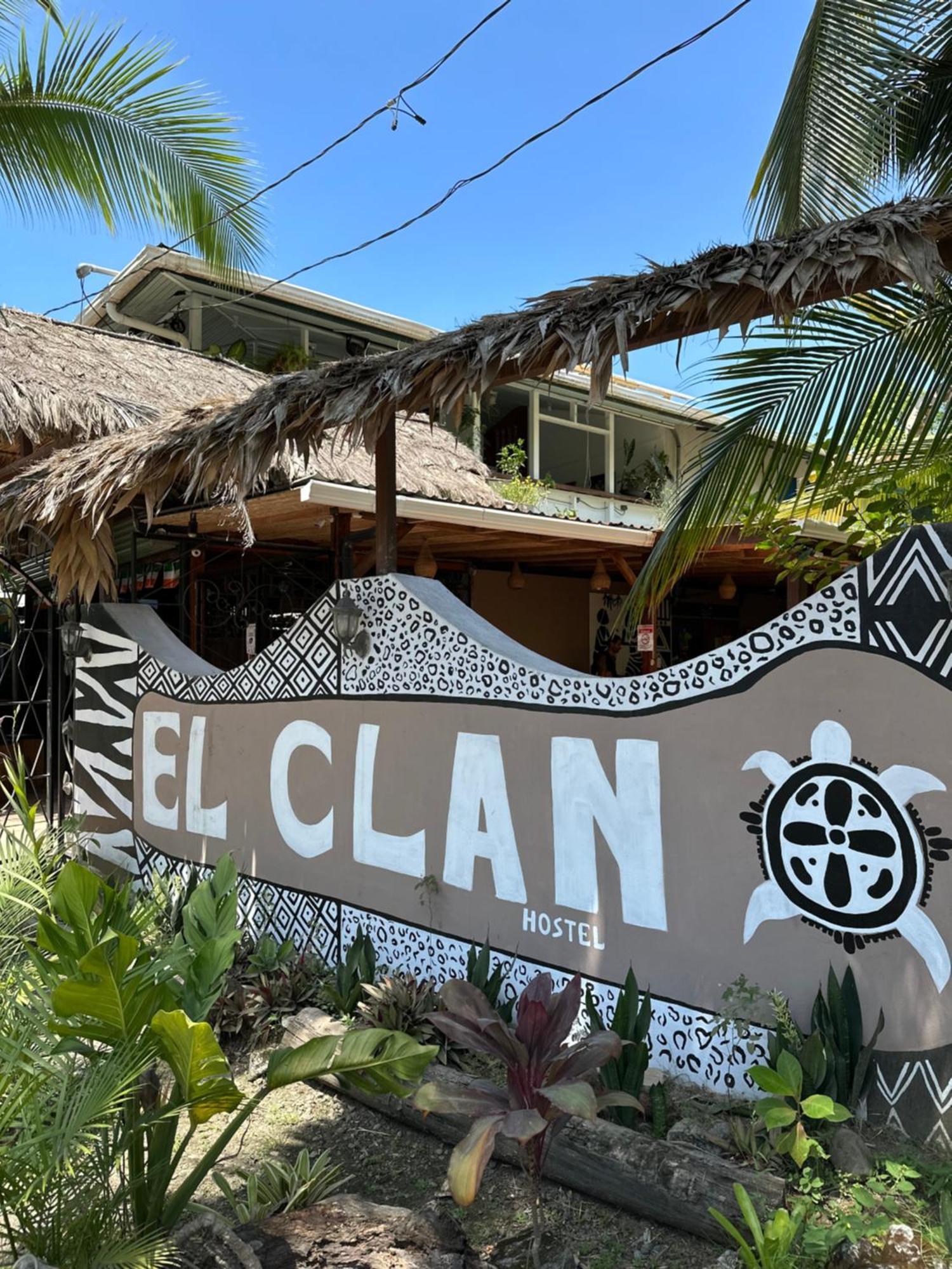 El Clan Hostel Puerto Viejo de Talamanca ภายนอก รูปภาพ