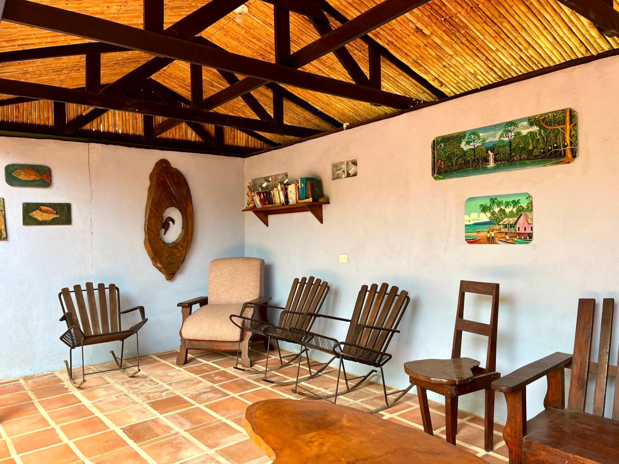 El Clan Hostel Puerto Viejo de Talamanca ภายนอก รูปภาพ