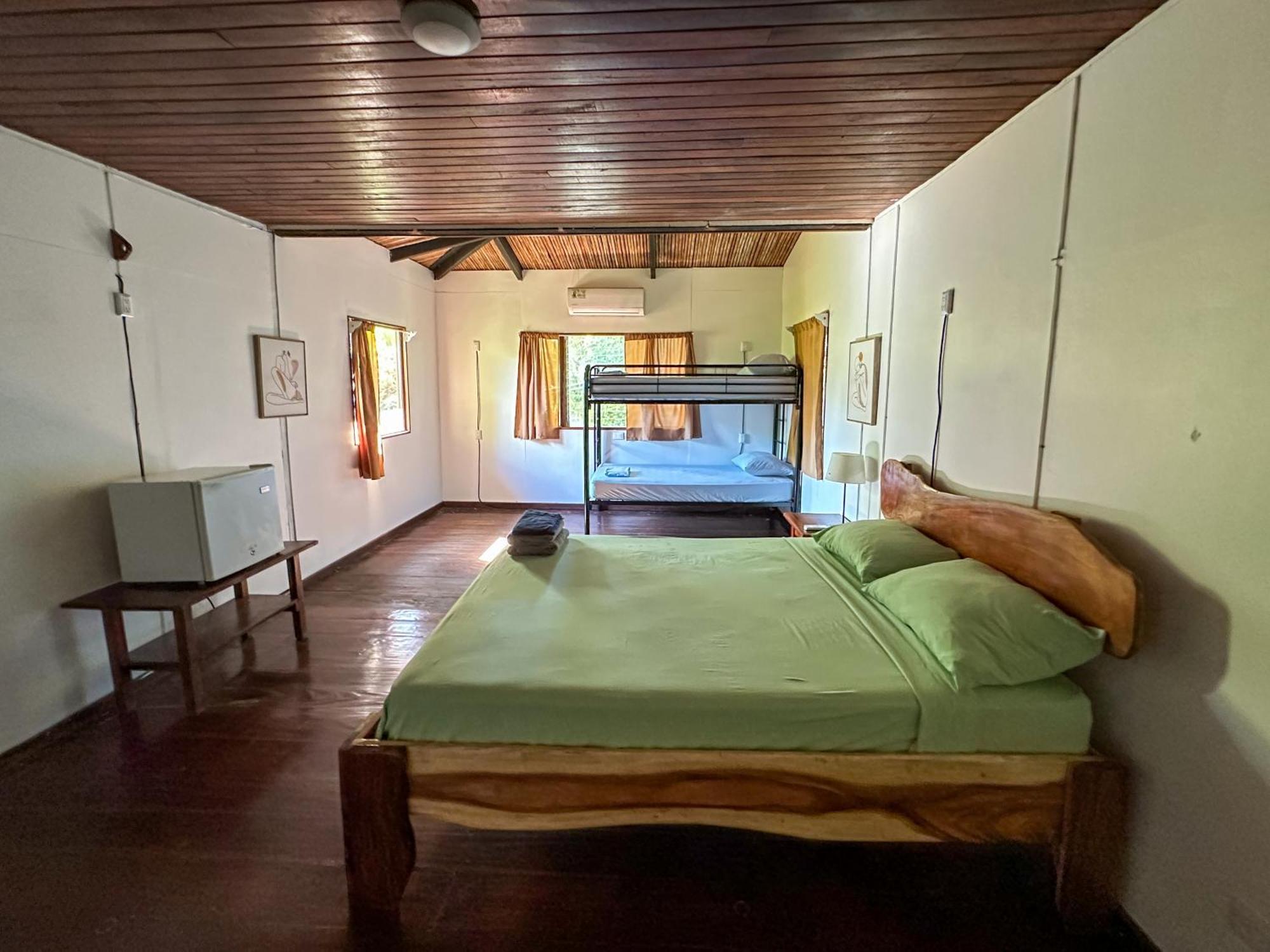 El Clan Hostel Puerto Viejo de Talamanca ภายนอก รูปภาพ